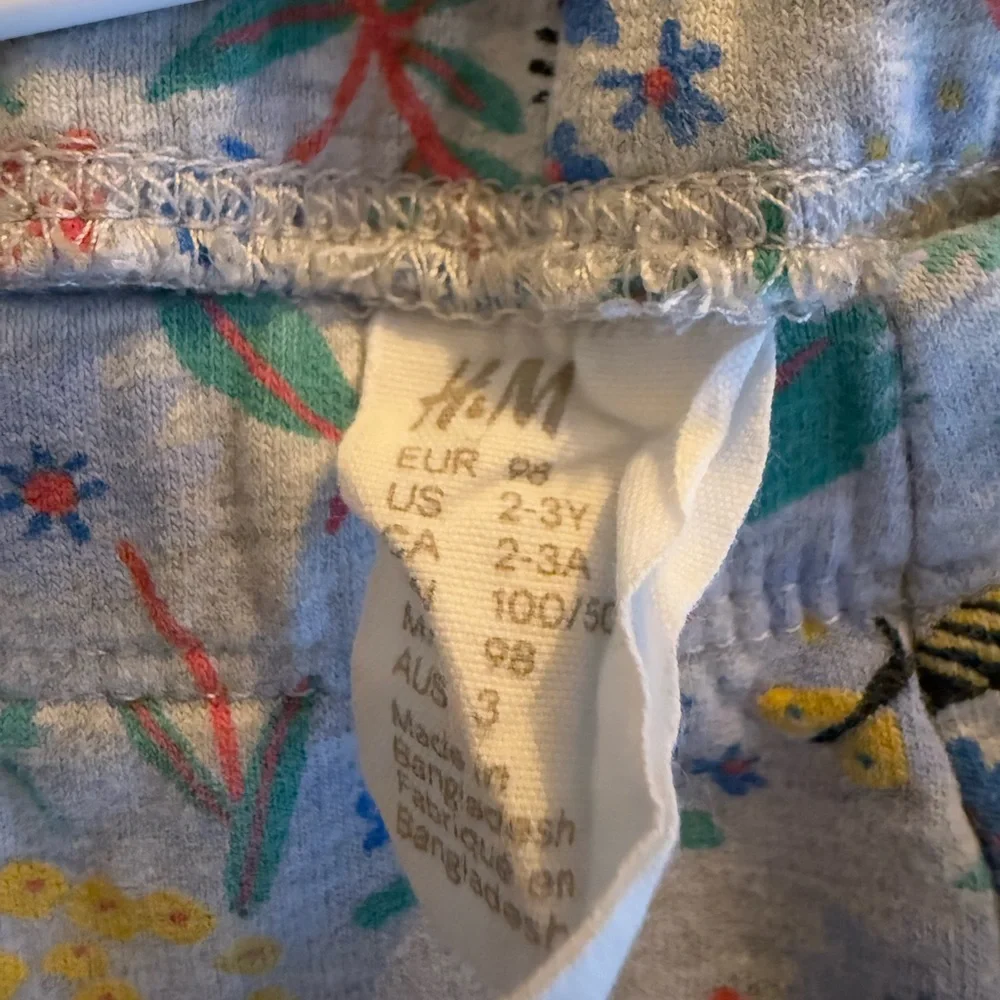 H&M Kids Leggings with Colorful Floral Design - Picture 3 of 3